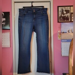 Kut from the Kloth Blue Straight Leg Jeans with Classic Design and Subtle Fading